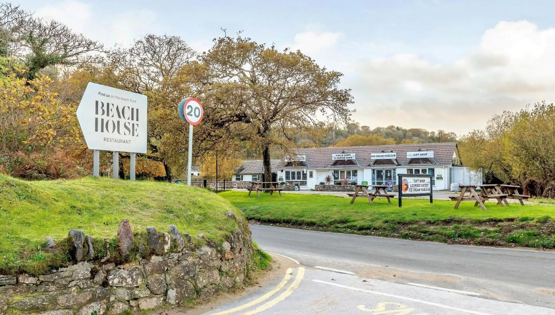 Holiday home 4 Bed In Oxwich 74984 Villa United Kingdom